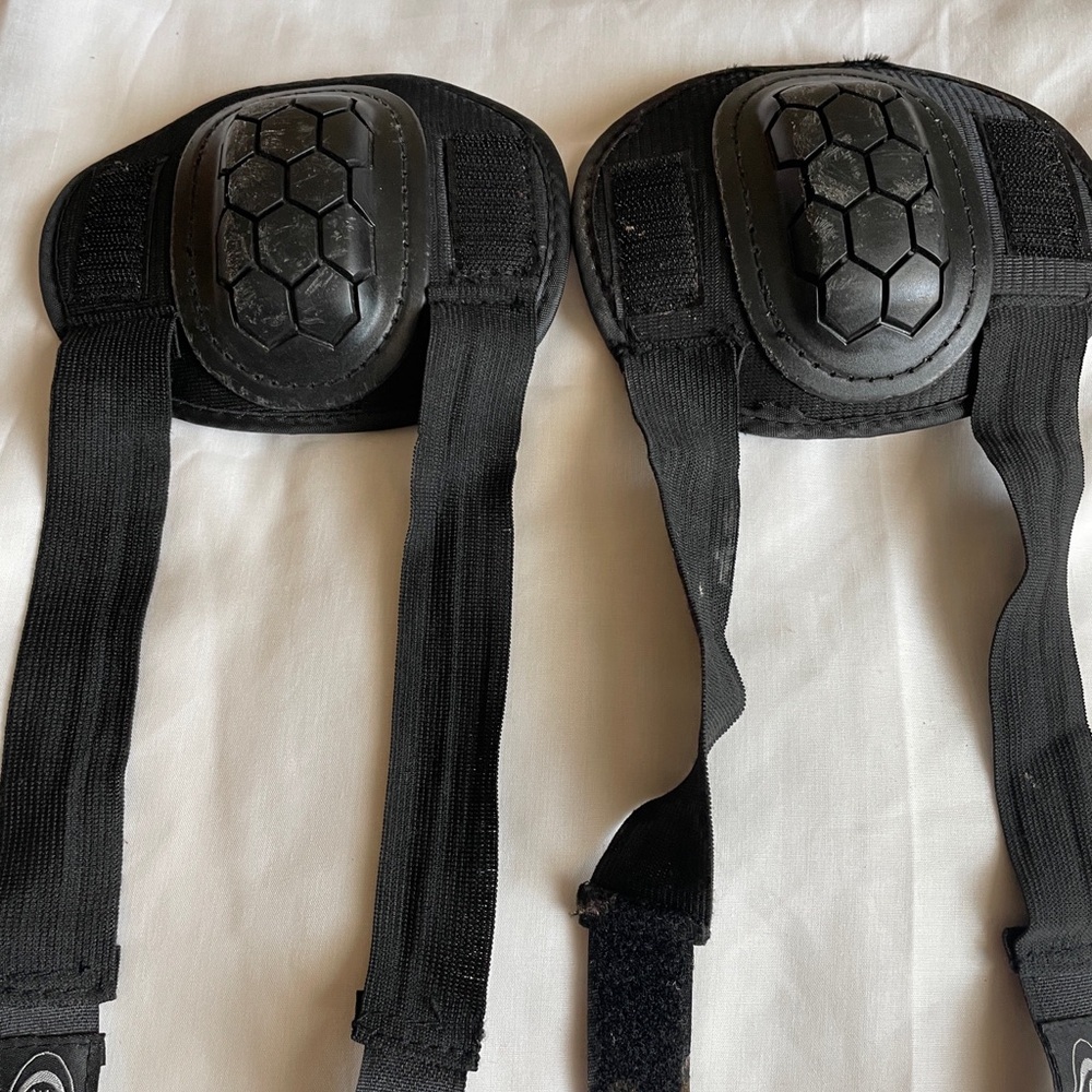 Black Protective Knee Pads for kids - Heavy-Duty Cushioning